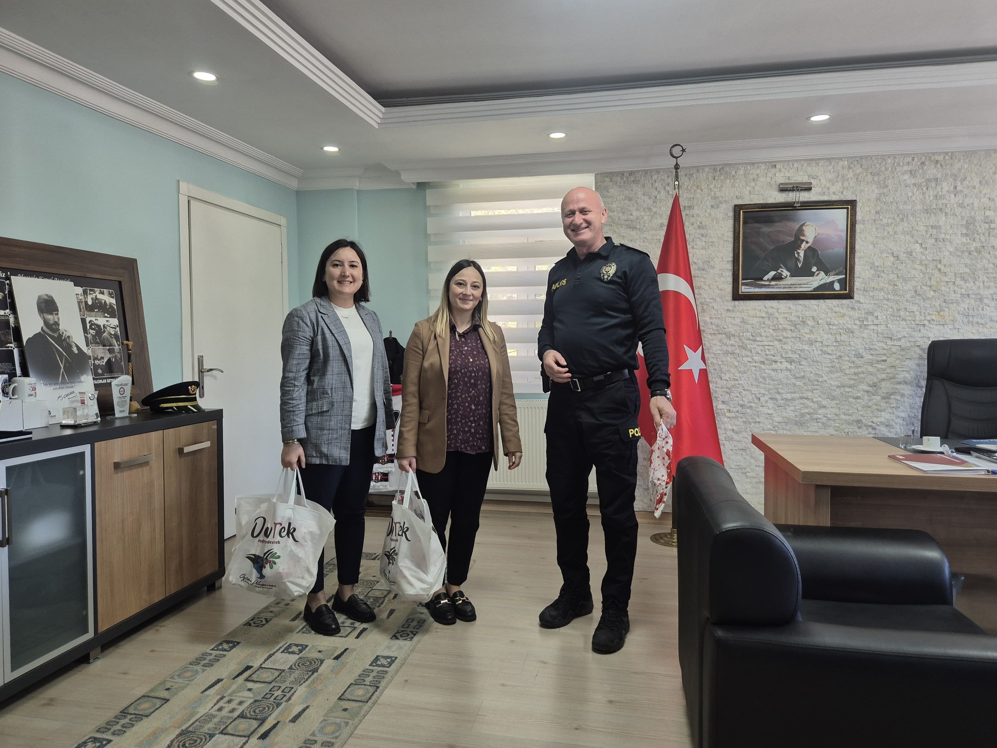 Devrek Belediyesi’nden Kızılcık Ürünleri Tanıtımı