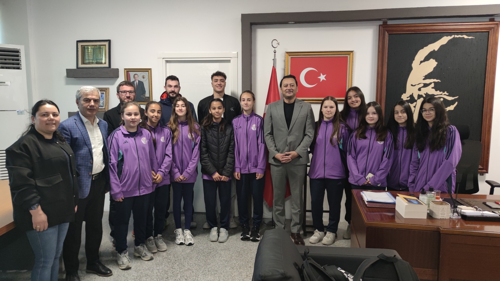 Devrek Eğitim Gücü Voleybol Takımı’ndan Devrek Belediyesi’ne Ziyaret