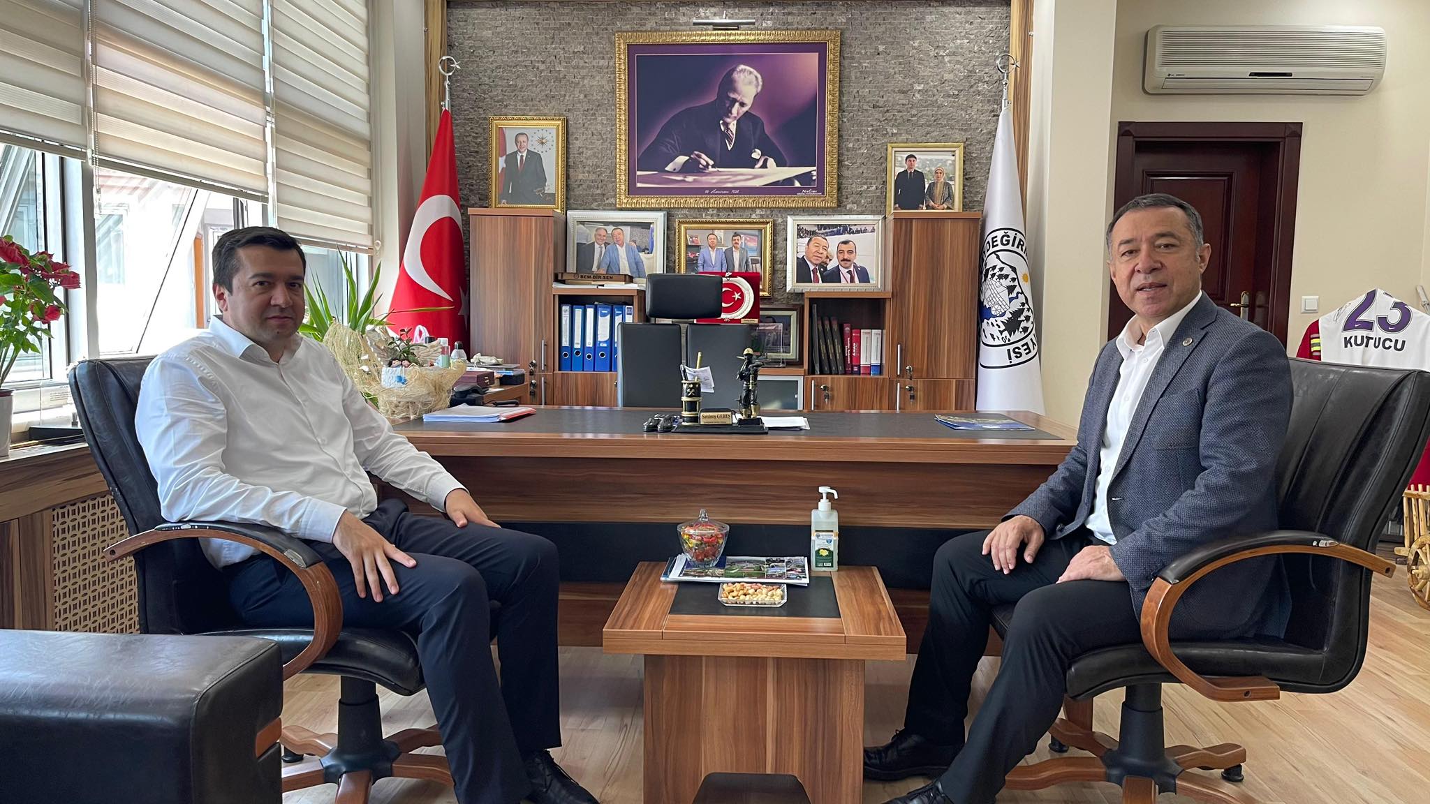 Kaymakam Muhammed Evlice’den Çaydeğirmeni Belediyesine Veda Ziyareti