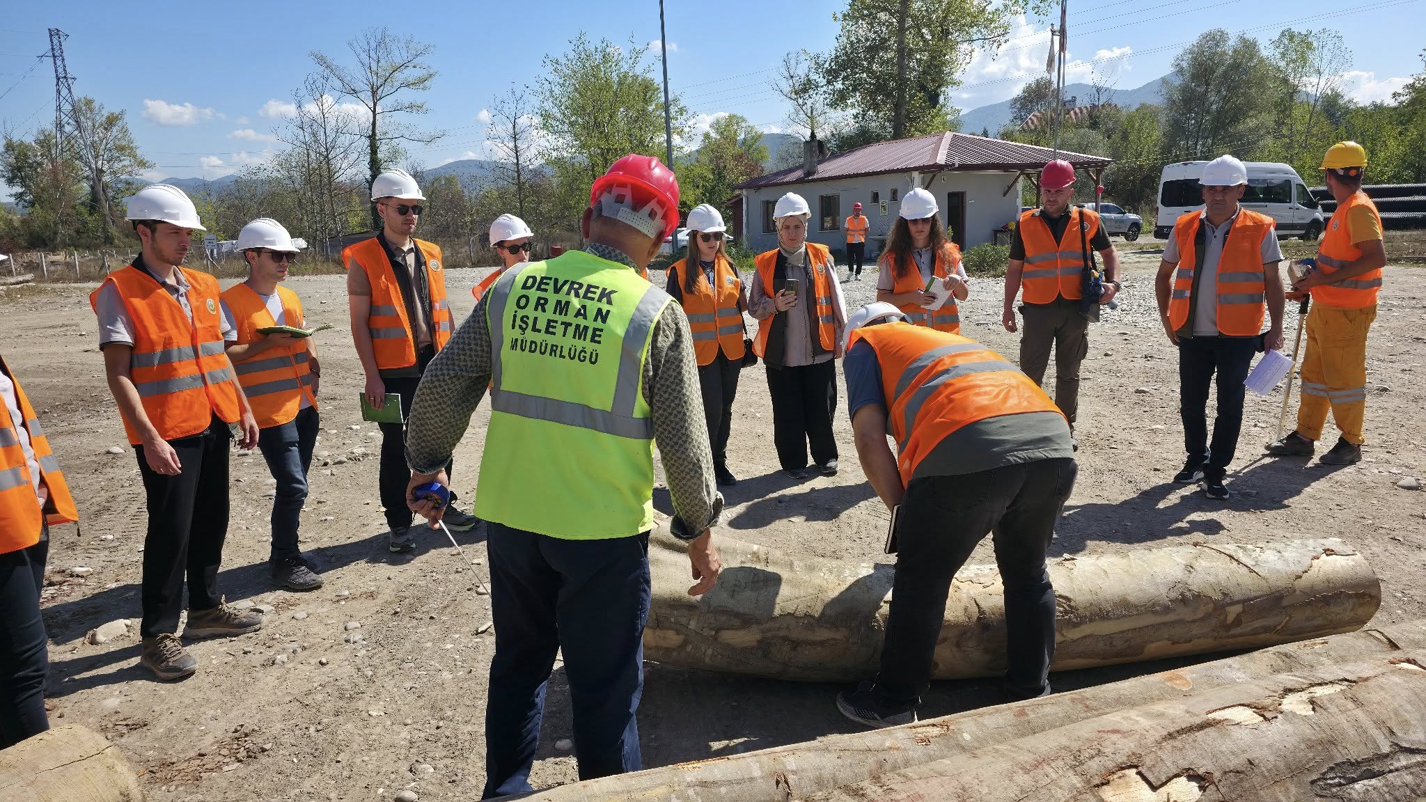Yeni Göreve Başlayan Orman Mühendislerine İşletme ve Pazarlama Eğitimi