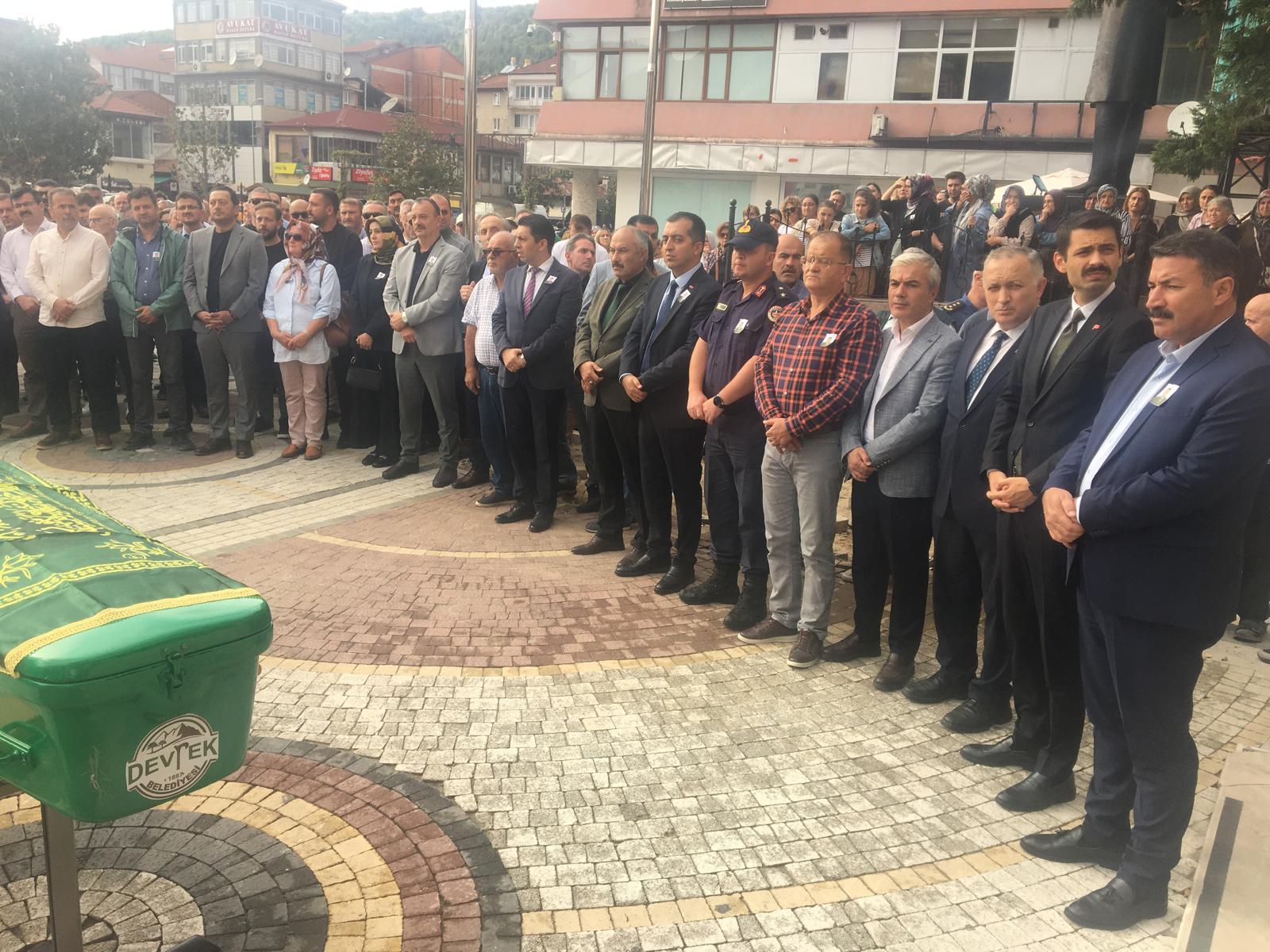 Devrek’te Yazı İşleri Müdürü Cengiz Karapınar İçin Tören Düzenlendi
