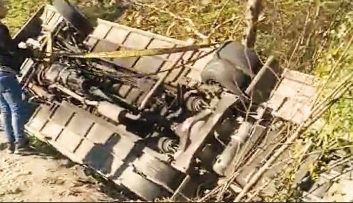 Devrek’te işçi servisi devrildi! Yaralılar var!