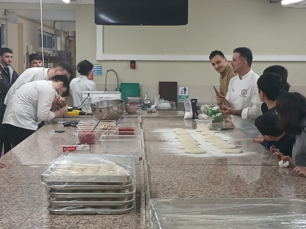 Devrek MYO, Çaycuma Sevgi Evleri’nden Misafirlerini Ağırladı