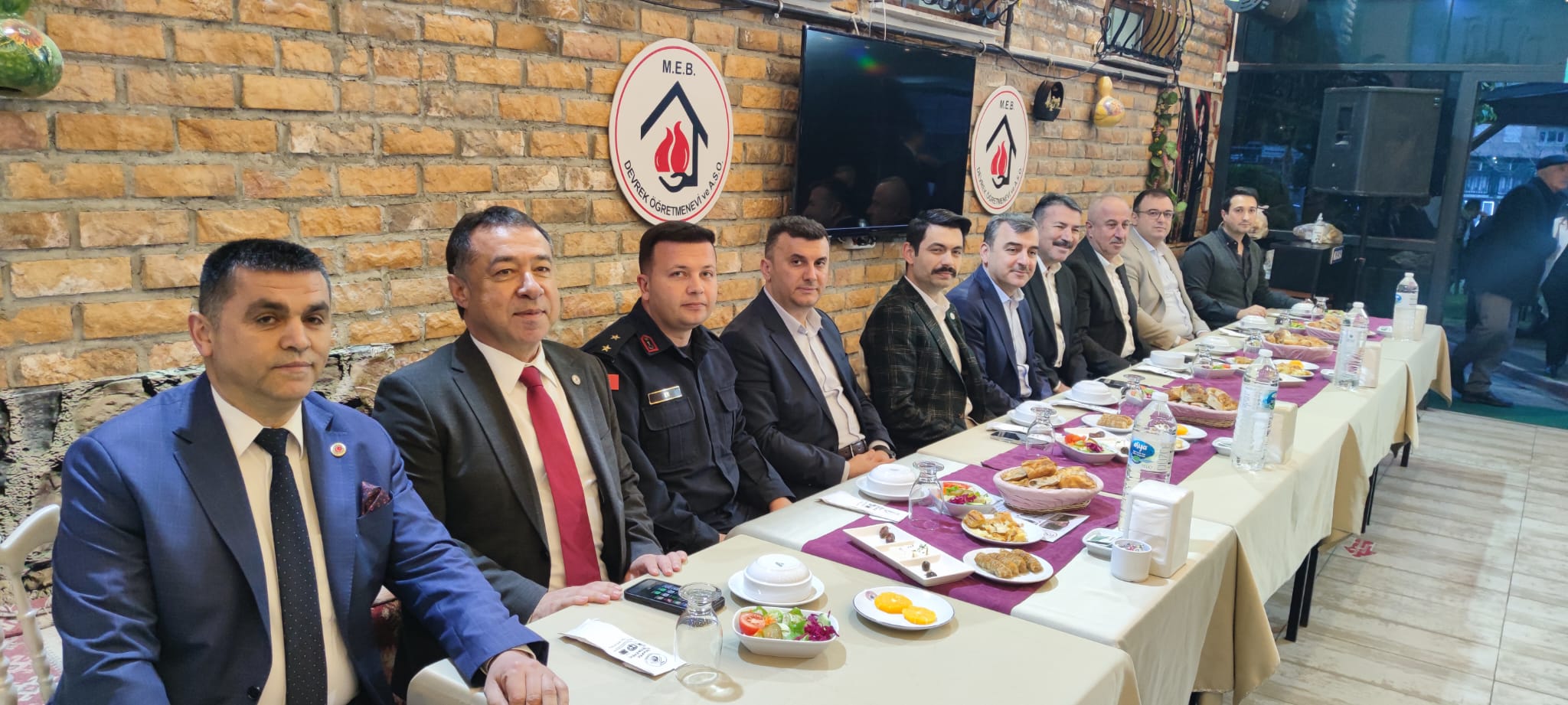 DEVREK’TE MUHTARLAR İFTARDA BULUŞTU