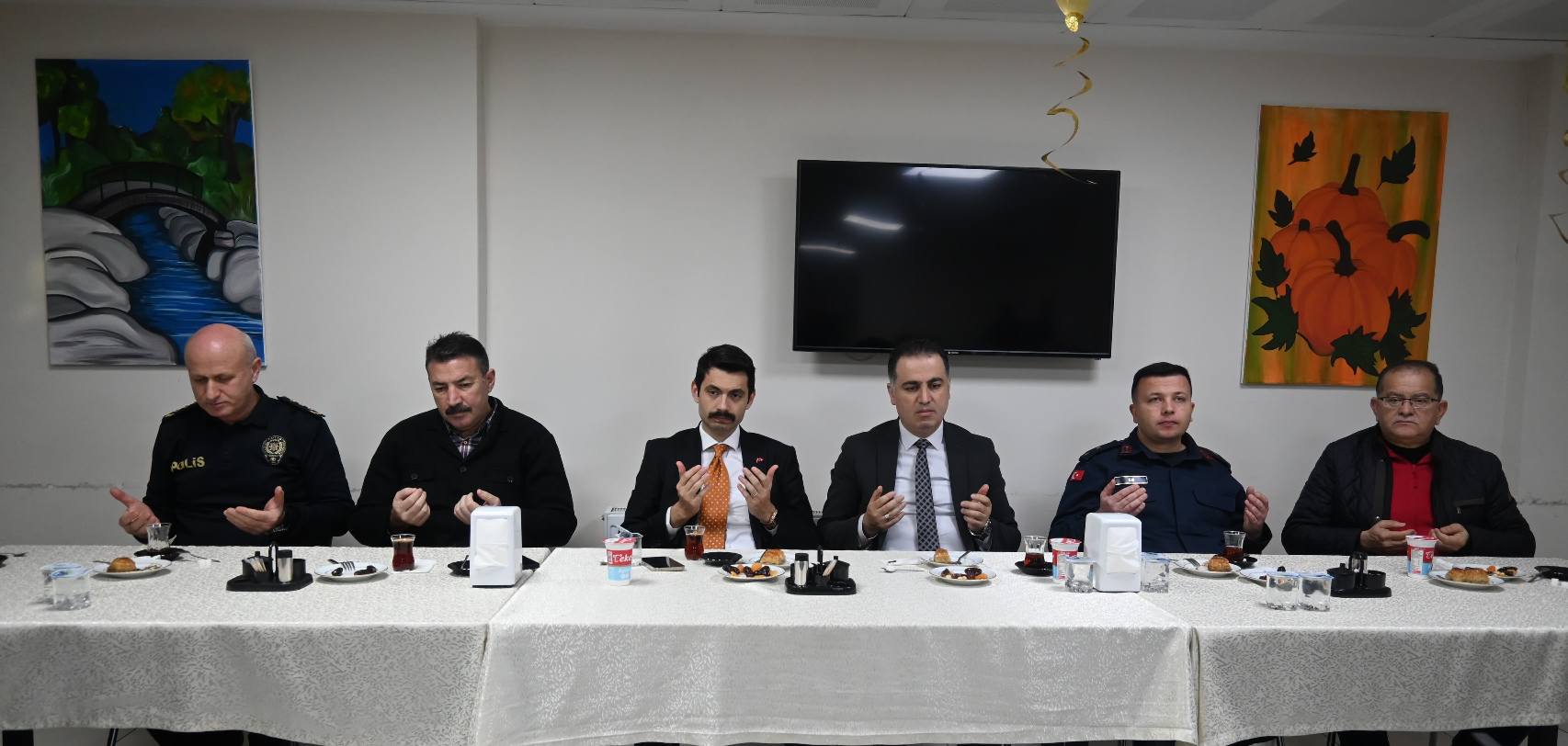 Huzurevinde İftar Programı Düzenlendi