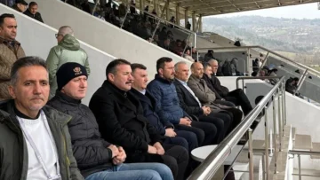 Özcan Ulupınar’dan galibiyet primi: Devrek Belediyespor’a 200 bin TL