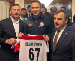 Bakan Bayraktar’a Devrekspor Forması Hediye Edildi