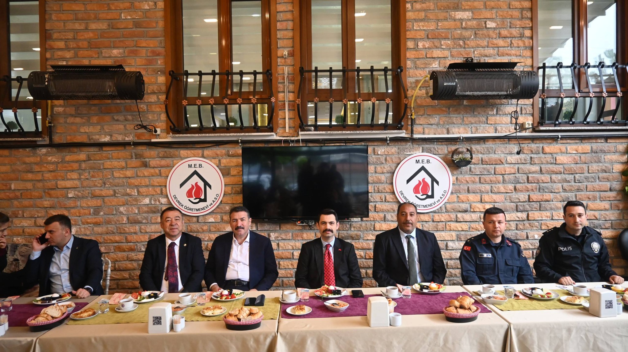 DEVREK’TE DÜNYA ROMANLAR GÜNÜ BULUŞMASI