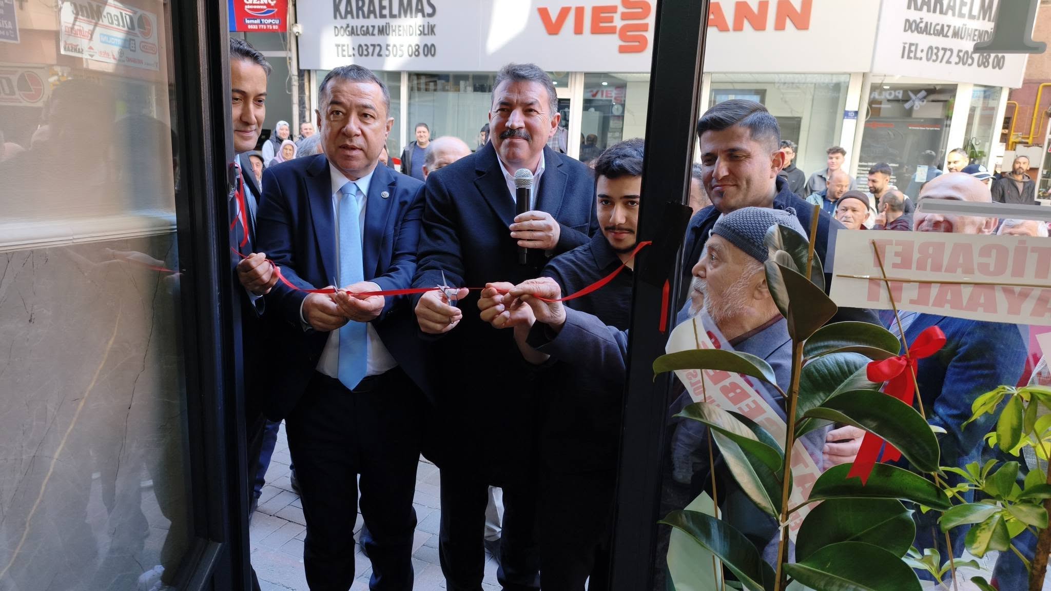 Polat Çoroman Kuaför salonu açıldı