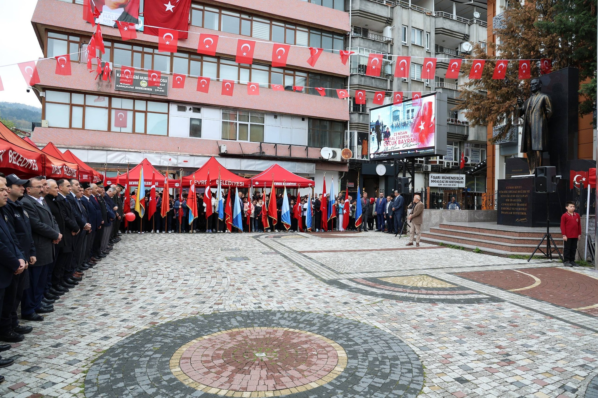 DEVREK’TE 23 NİSAN ULUSAL EGEMENLİK VE ÇOCUK BAYRAMI COŞKUYLA KUTLANDI