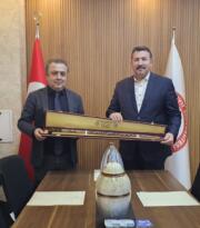 BAŞKAN ULUPINAR’DAN HASTANEYE ZİYARET