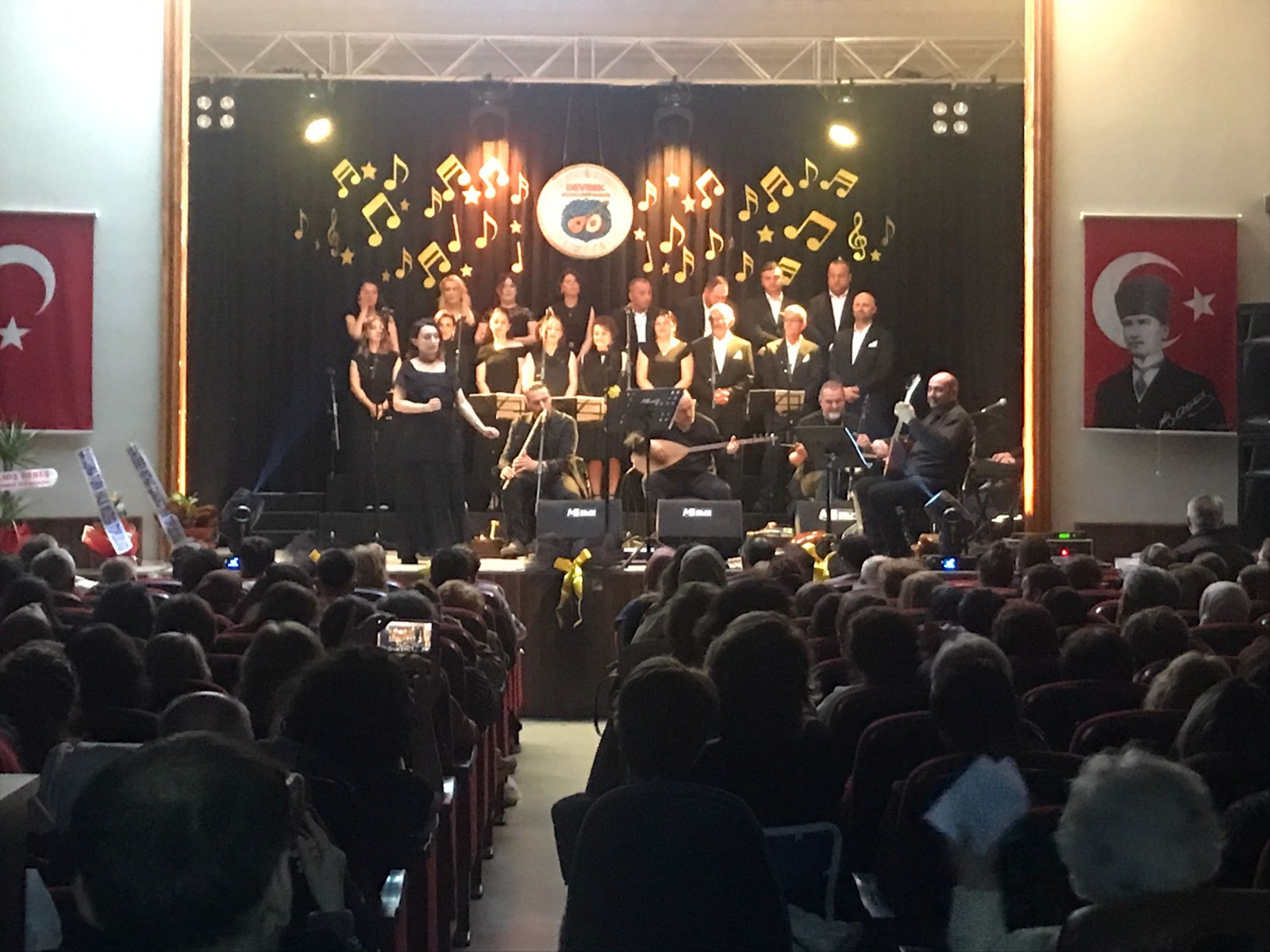 DEVREKLİLER TÜRKÜLERE DOYDU