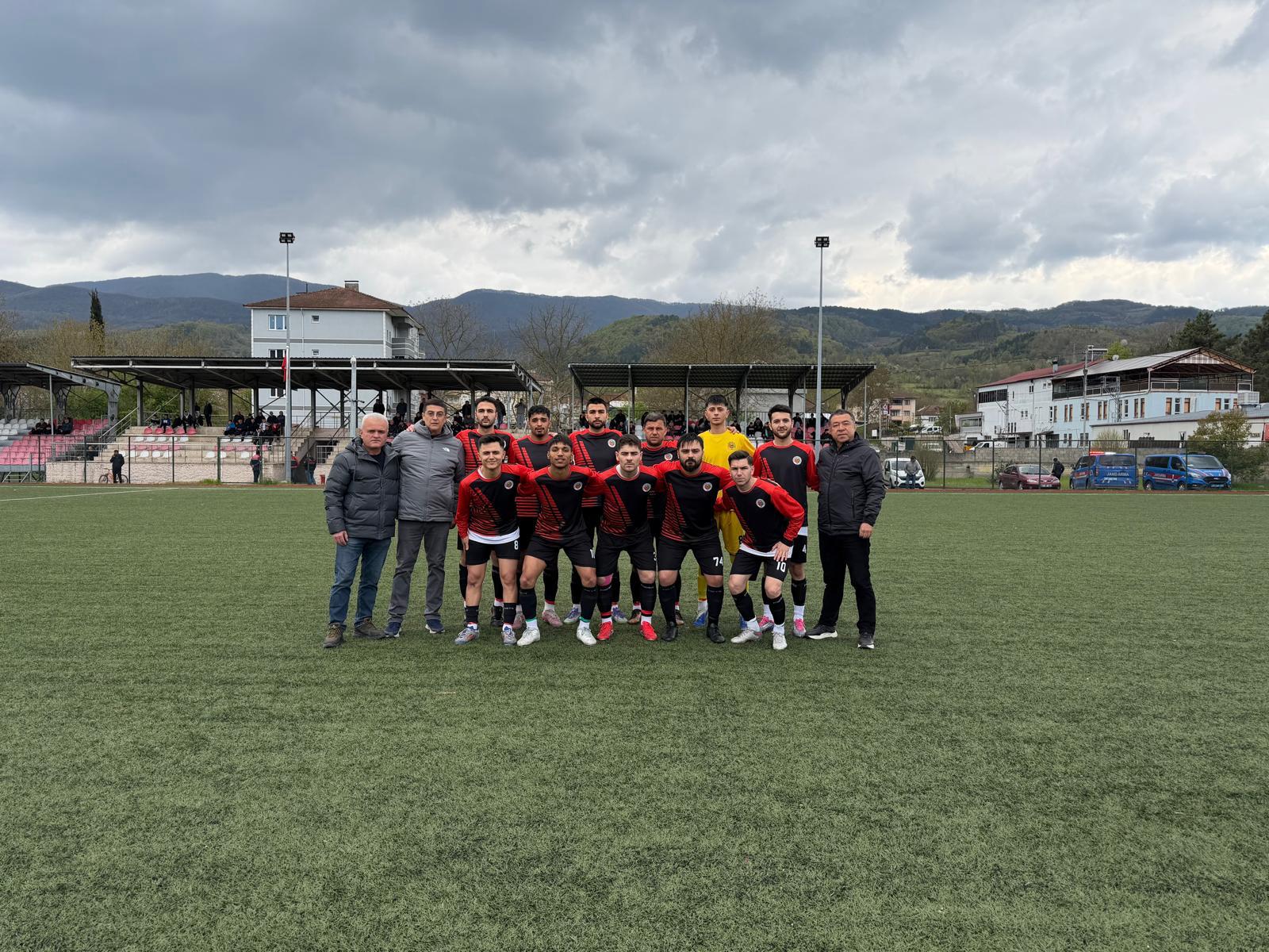 Çaydeğirmeni fırtına gibi: 10-1’lik tarihi galibiyet!