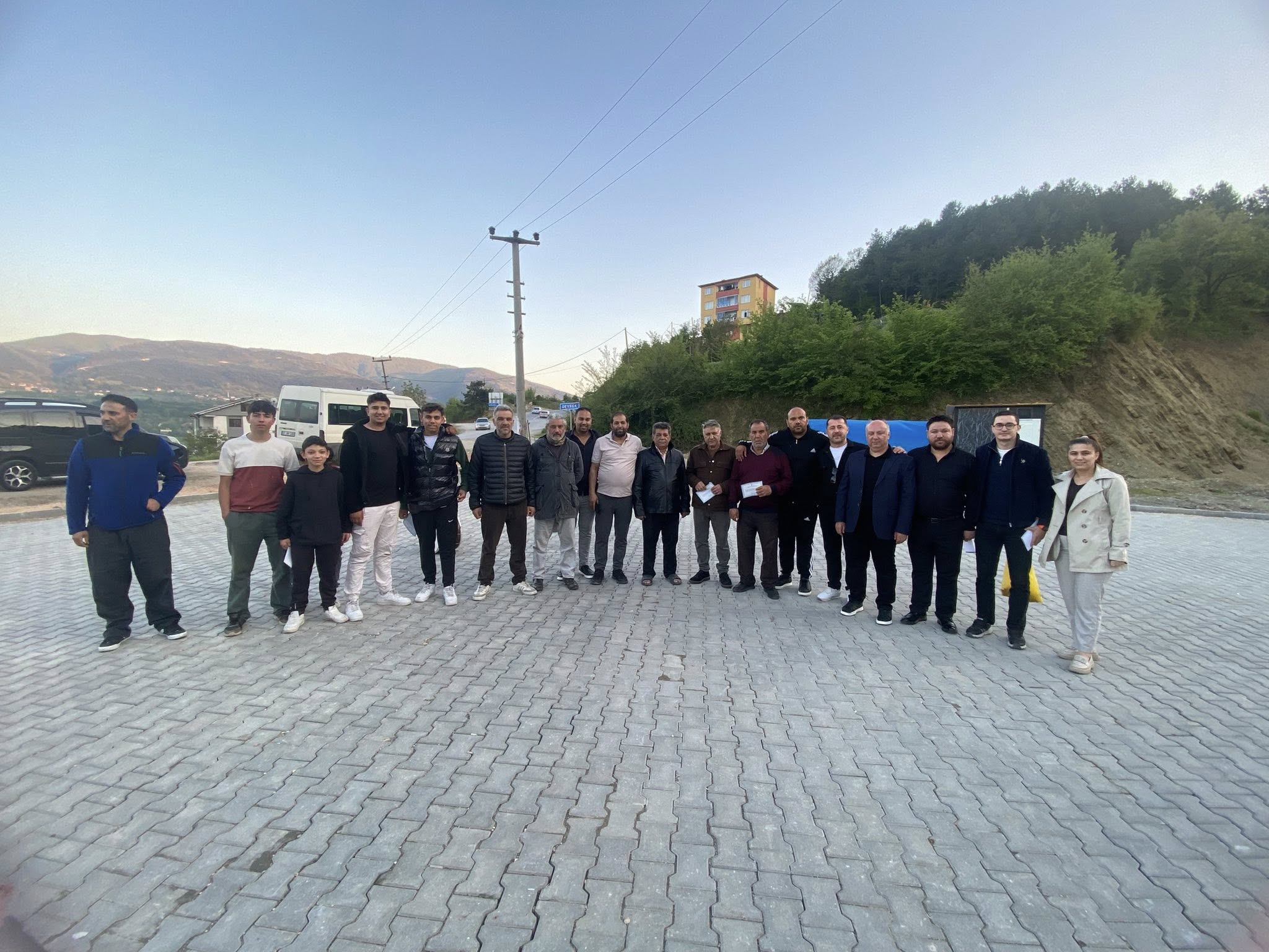AK PARTİ’DEN AĞALAR MAHALLESİ’NE ZİYARET
