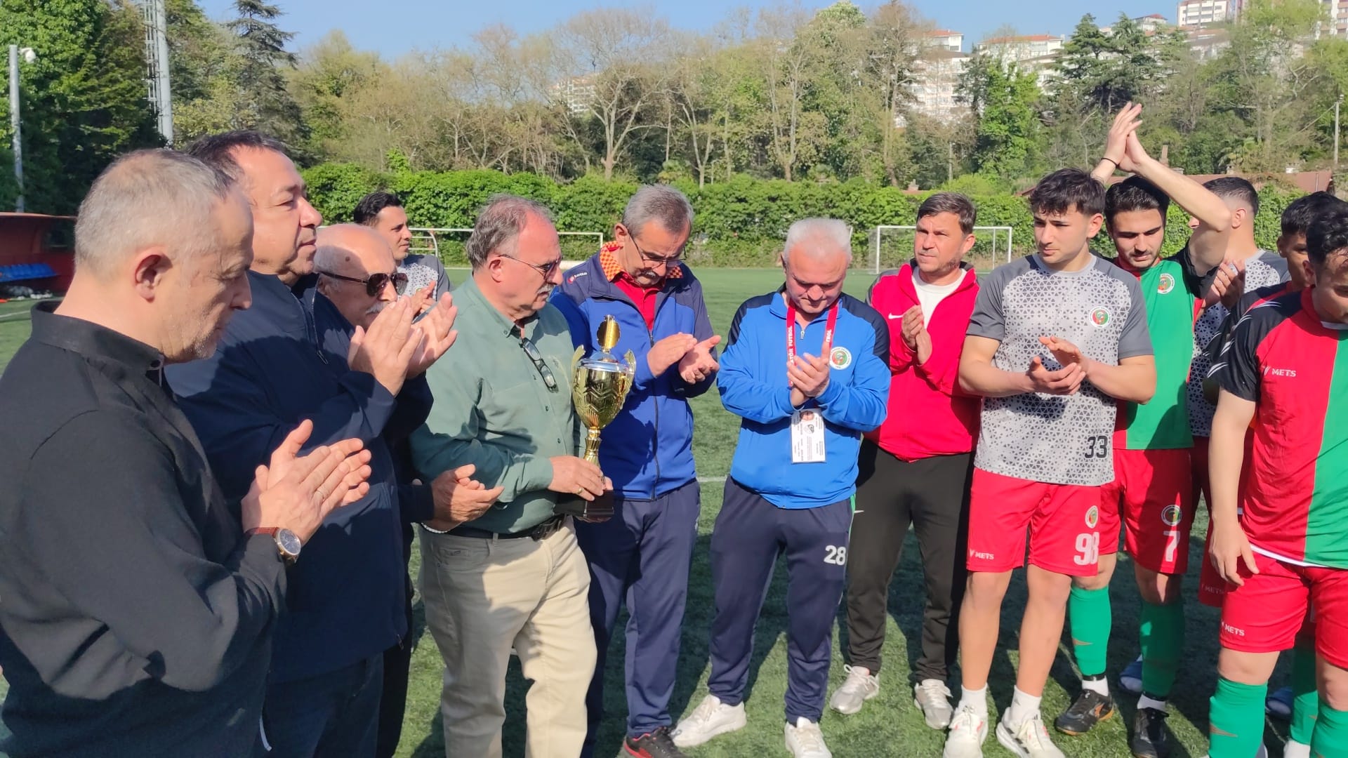 ÇAYDEĞİRMENİ BELEDİYESPOR ŞAMPİYONLUĞA ULAŞTI