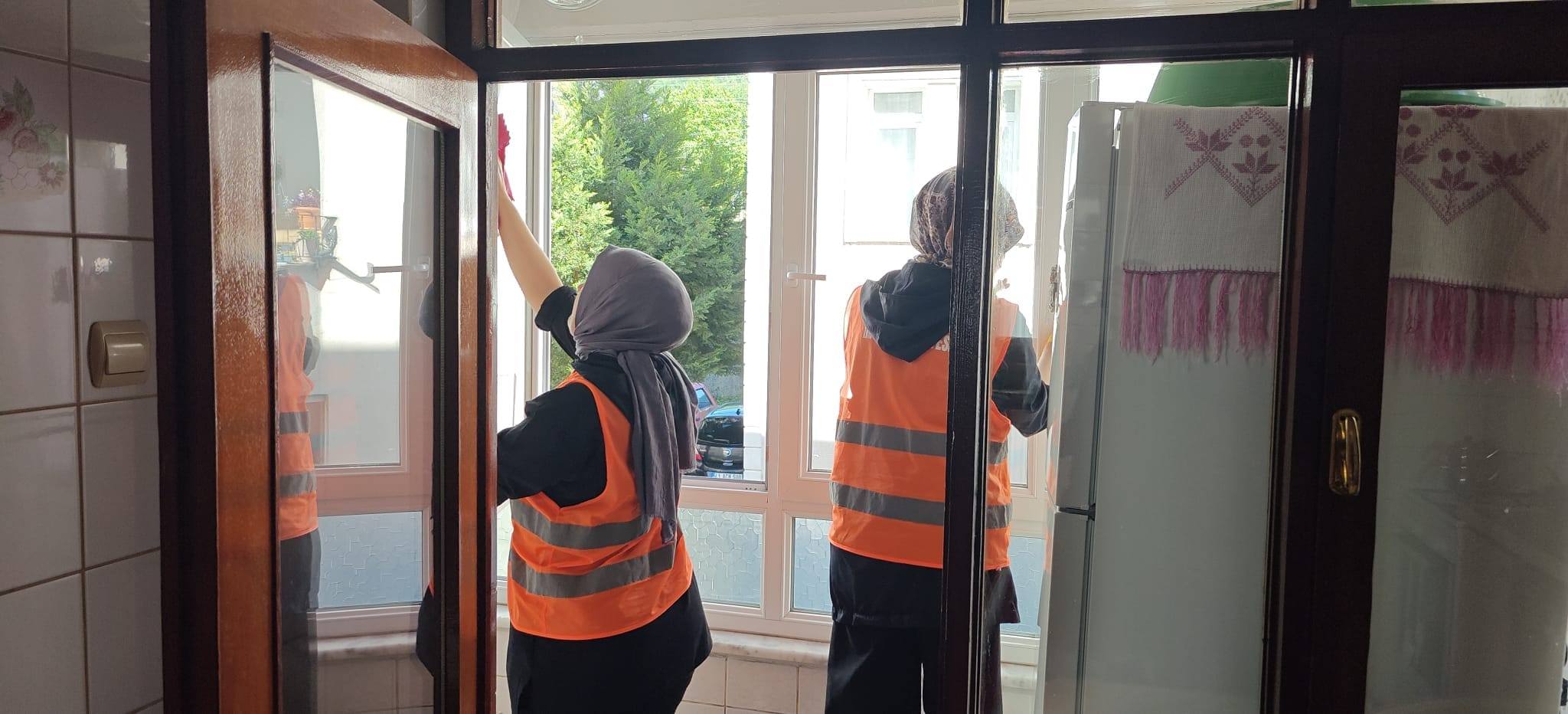 DEVREK BELEDİYESİ’NDEN 65 YAŞ ÜSTÜ VE ENGELLİ VATANDAŞLARA EVDE TEMİZLİK HİZMETİ