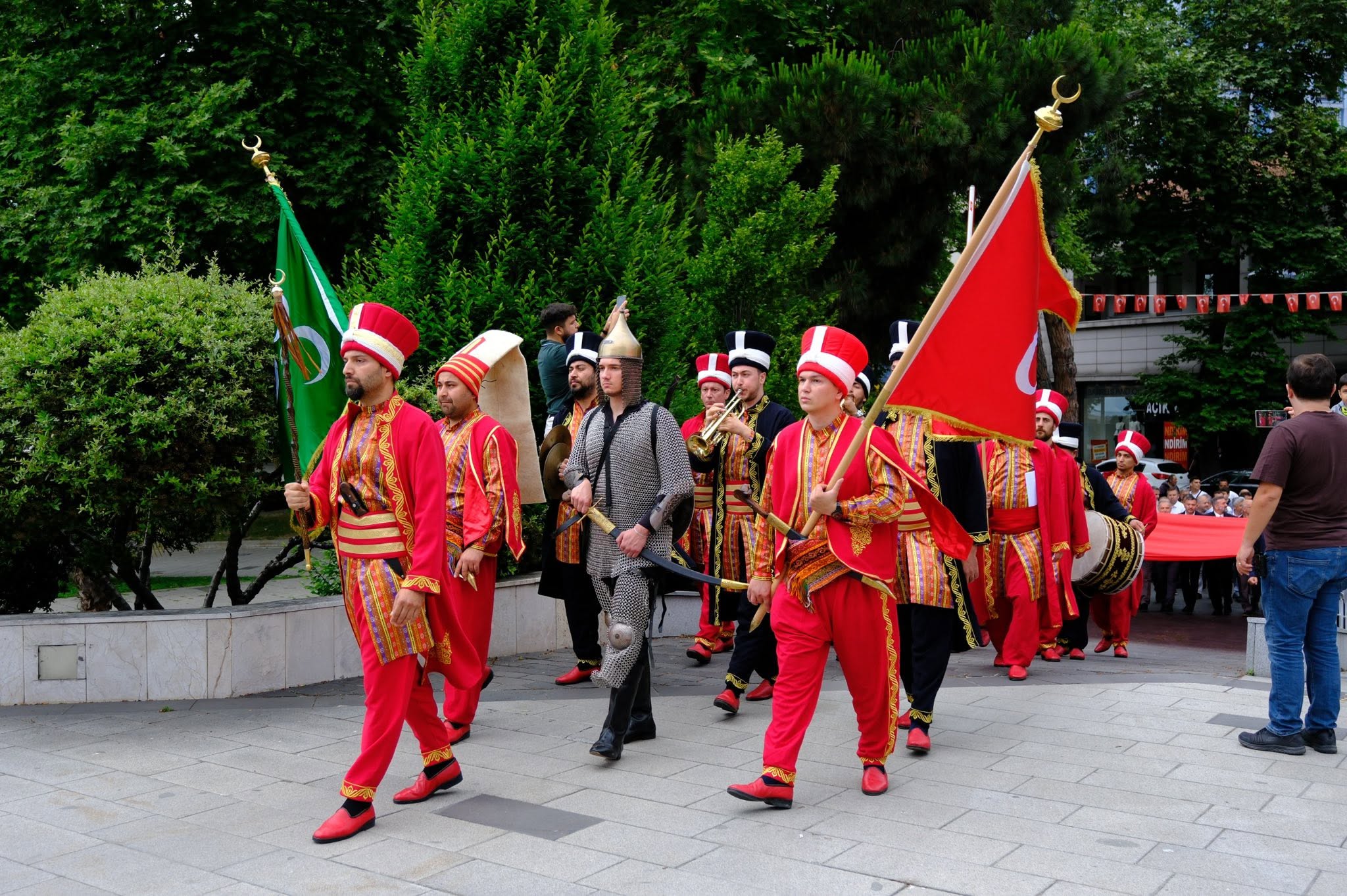DEVREK BELEDİYESİ MEHTER TAKIMI ZONGULDAK’TA BÜYÜK BEĞENİ TOPLADI
