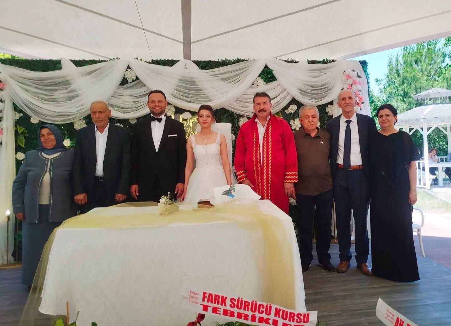 NESLİHAN TURAN İLE SERKAN ÇAKMAK MUTLULUĞA “EVET” DEDİ