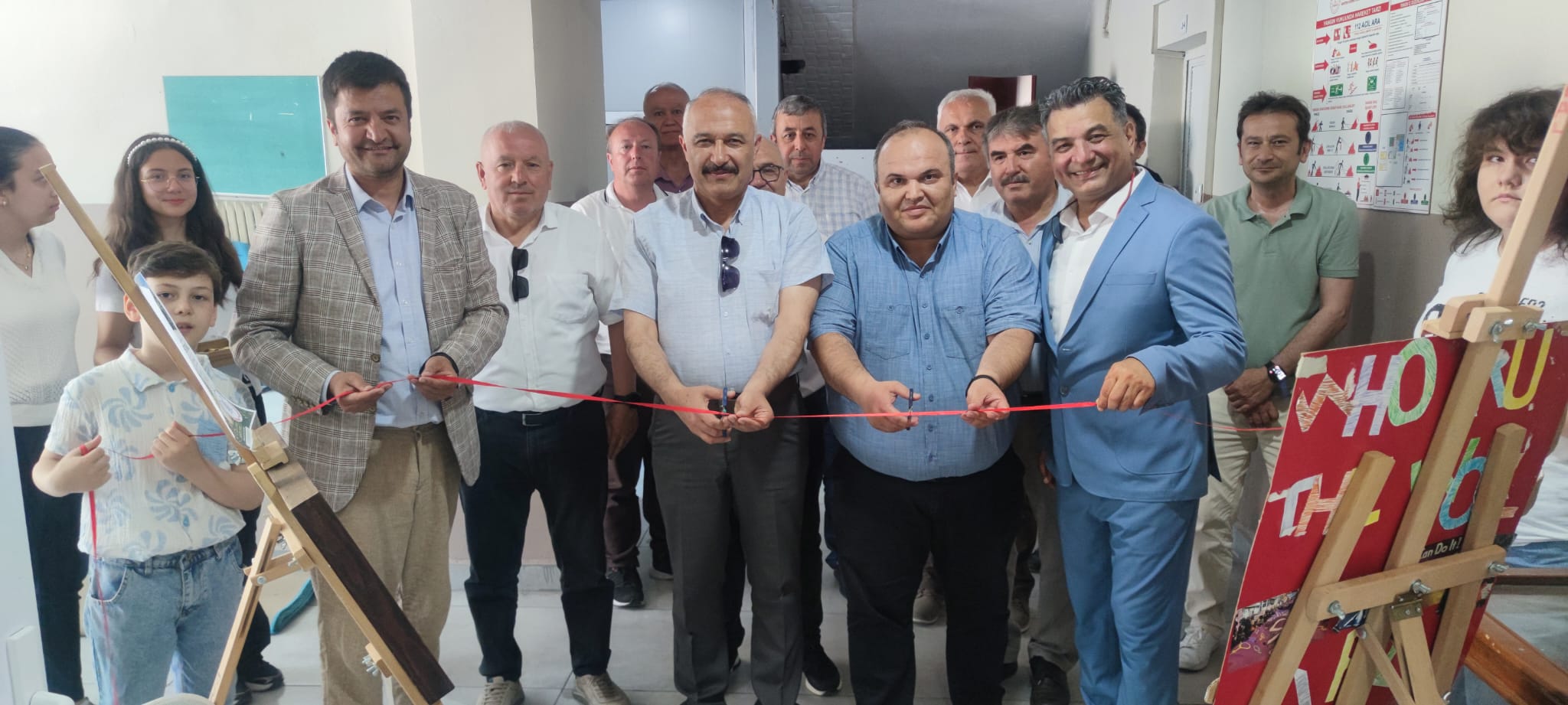 DEVREK BİLSEM’DE SANAT DOLU GÜN: RESİM SERGİSİ VE MÜZİK DİNLETİSİ BEĞENİ TOPLADI