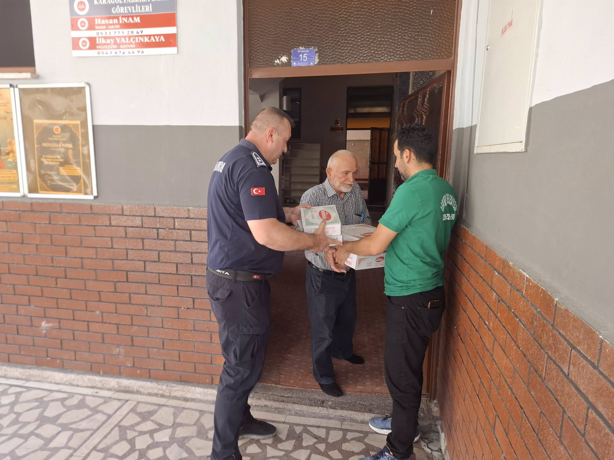 Devrek Belediyesi’nden Mevlid Kandili’nde Lokum İkramı