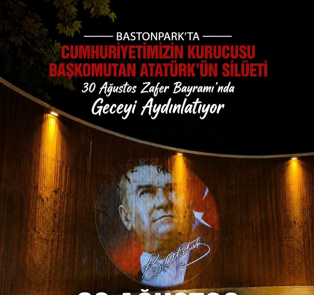 Baston Park’ta 30 Ağustos coşkusu: Atatürk silüeti geceyi aydınlattı